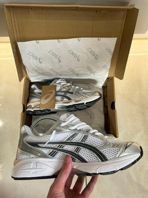 Asicks Gel Kayano 14 graphite grey